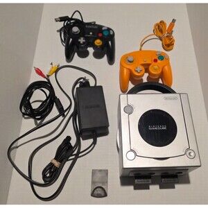 Nintendo GameCube Silver DOL-101 Console 2 Controllers 3 Memory Cards TESTED
